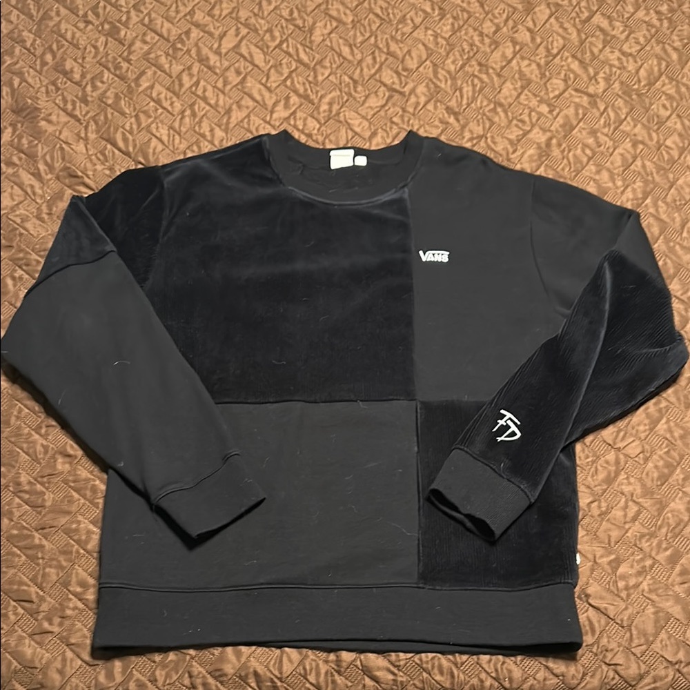 Vans Black Crewneck Sweater with Color-Blocked Design